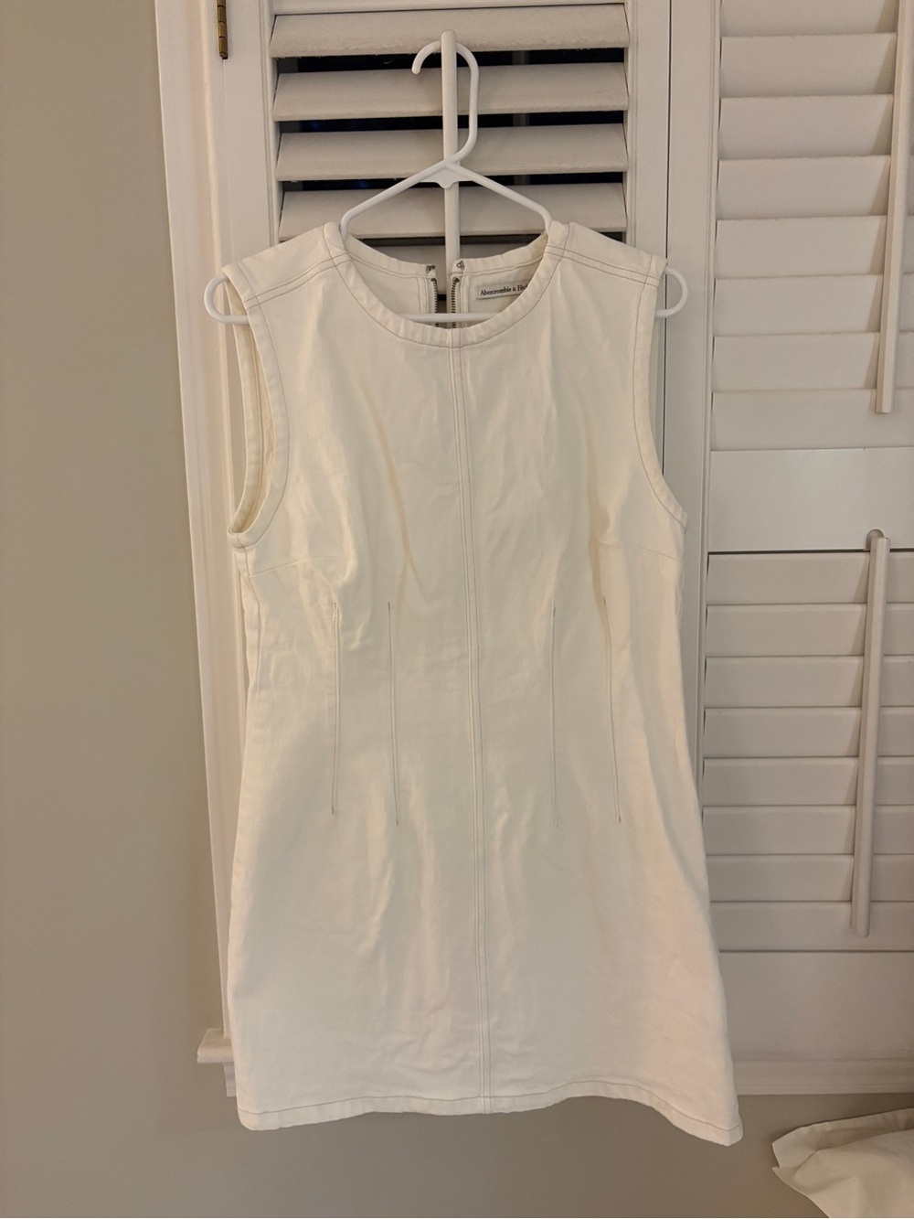 Abercrombie & Fitch White Sleeveless Tank Top